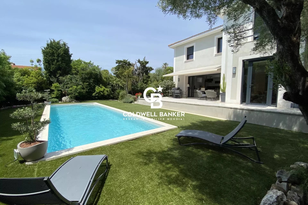 Maison de luxe à vendre à Antibes, 2 500 000 €, Photo 2