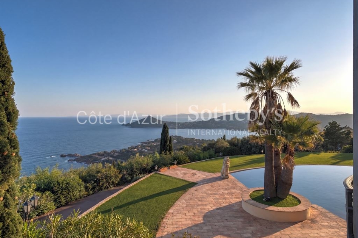 Maison de luxe à vendre à Saint-Raphaël, 3 600 000 €, Photo 3