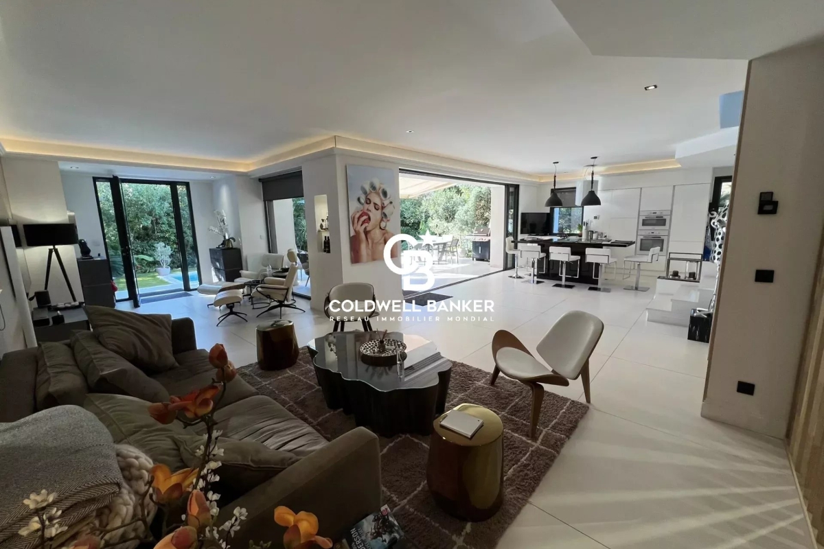 Maison de luxe à vendre à Antibes, 2 500 000 €, Photo 4