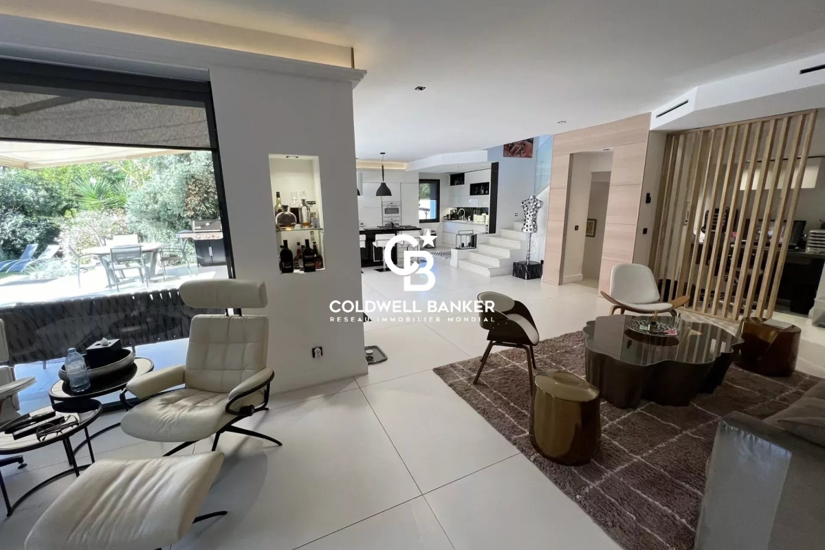 Maison de luxe à vendre à Antibes, 2 500 000 €, Photo 5