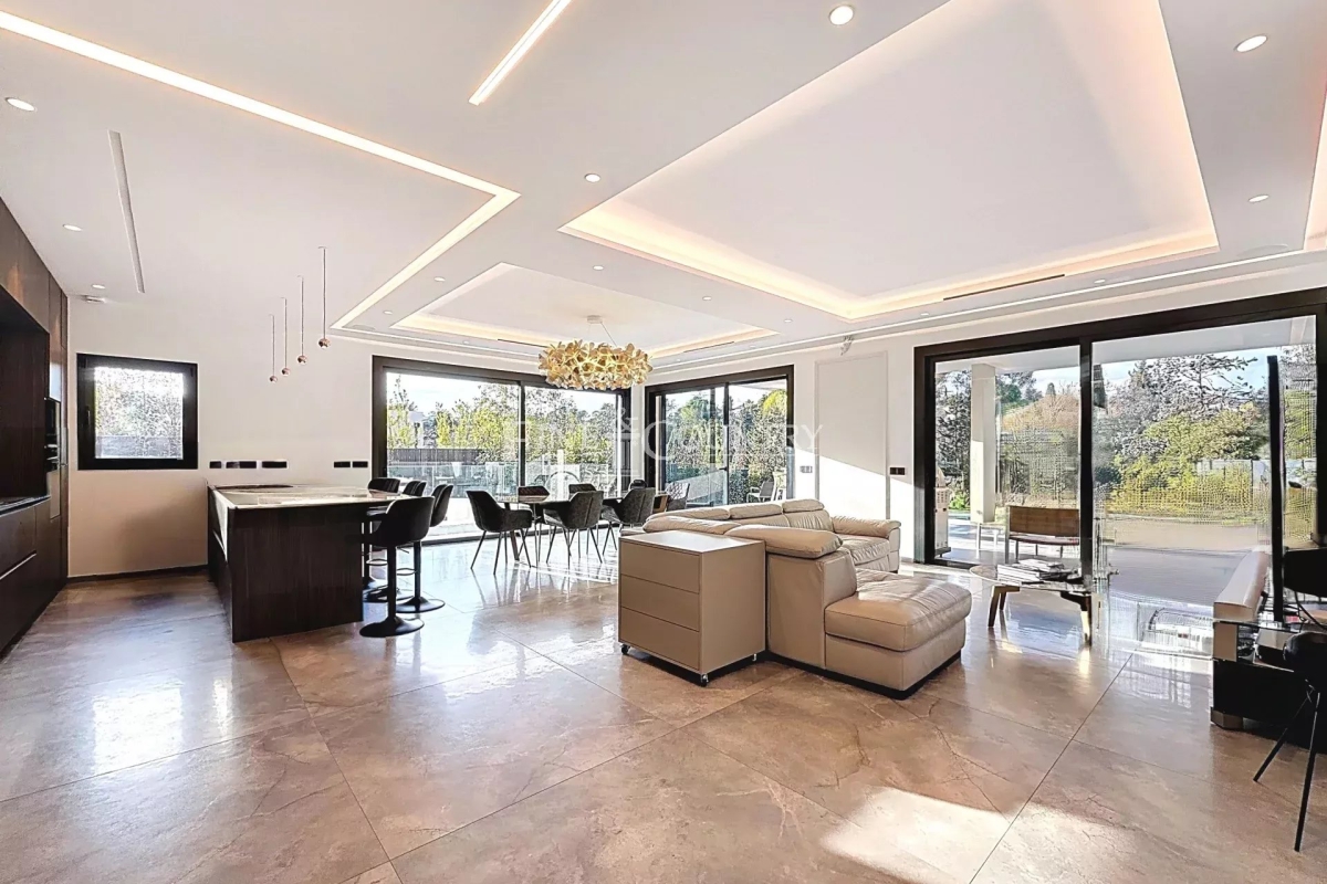 Luxury House for sale in Valbonne, 2 100 000 €, Photo 5