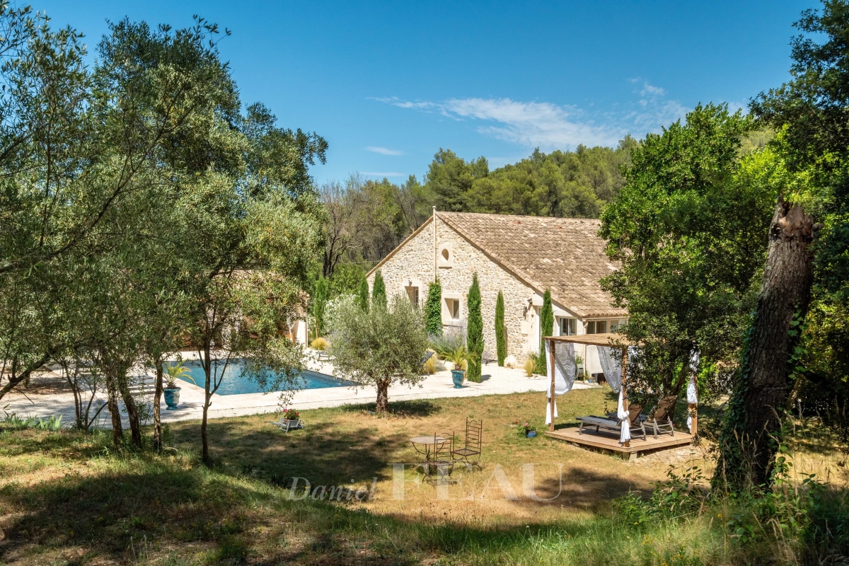 Maison de luxe à vendre à Saint Étienne-du-Grès, 2 500 000 €, Photo 1