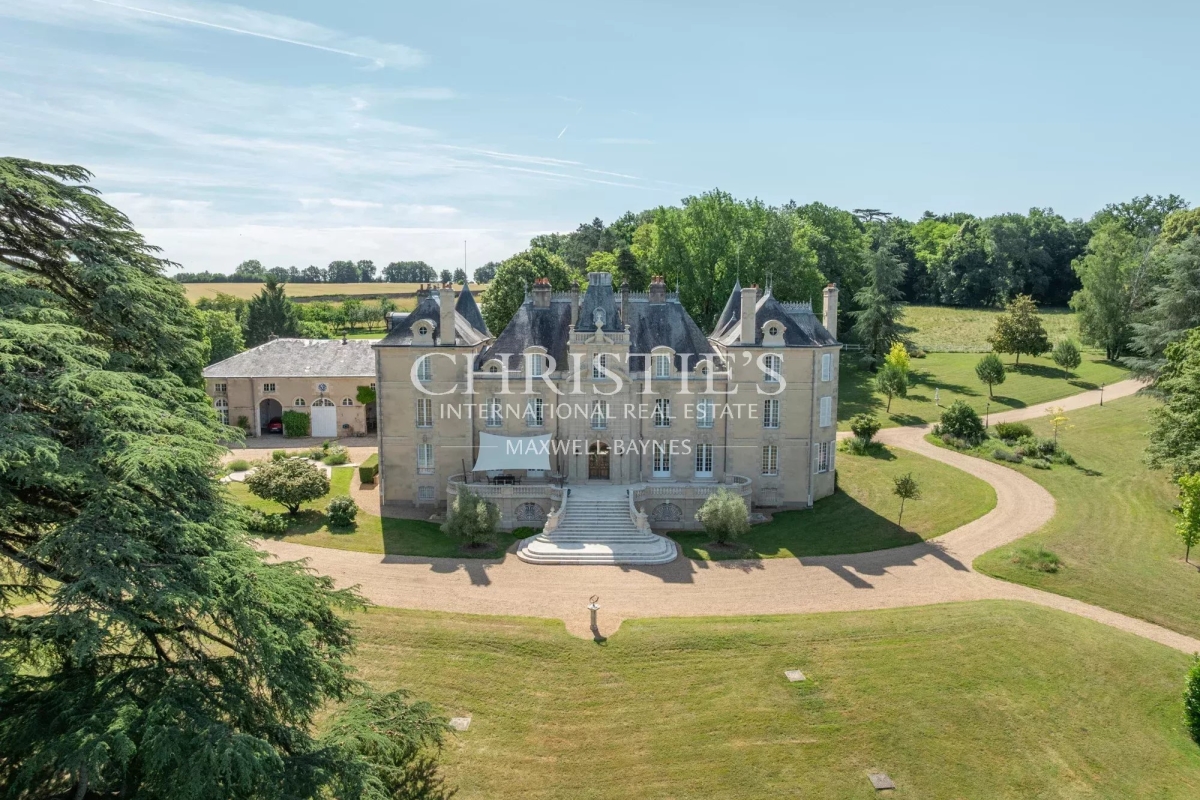 Maison de luxe à vendre à Poitiers, 2 950 000 €, Photo 1