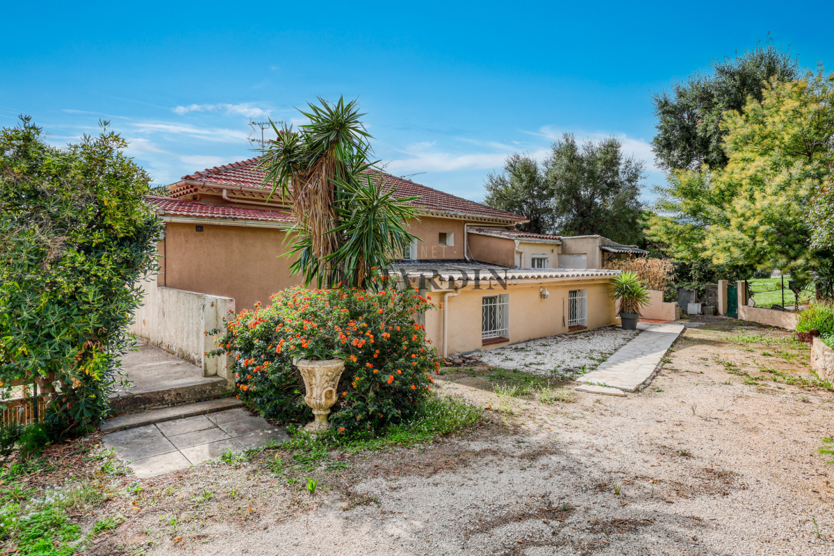 Maison de luxe à vendre à Le Lavandou, 1 100 000 €, Photo 3