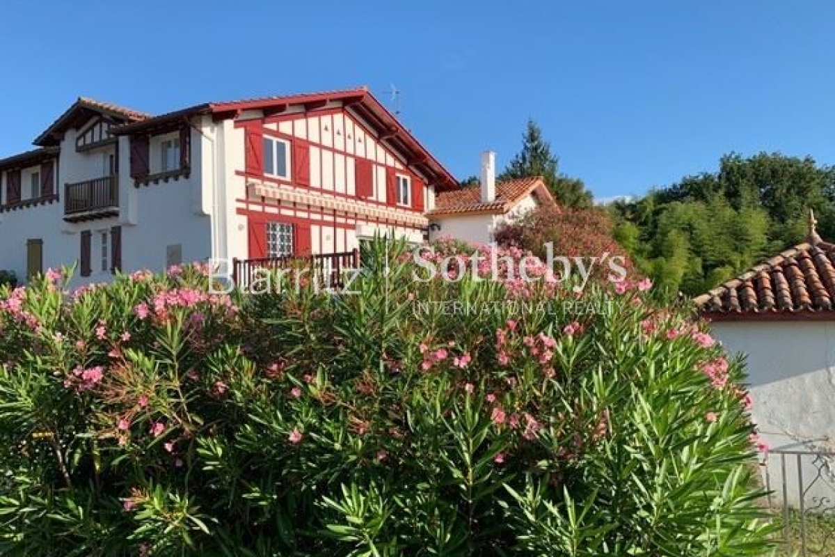 Luxury House for sale in Bayonne, 2 200 000 €, Photo 1