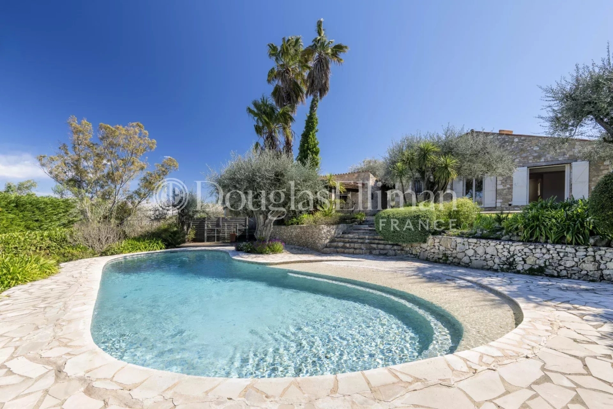 Luxury House for sale in Le Rouret, 890 000 €, Photo 2
