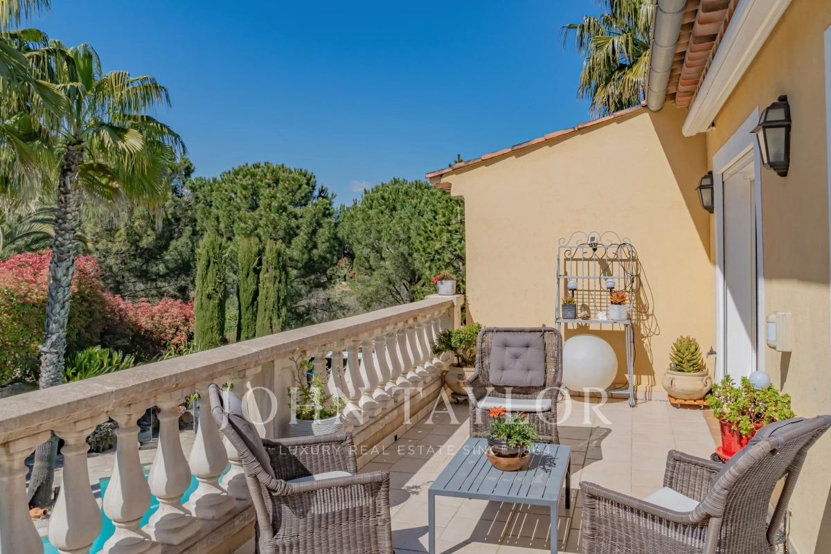 Maison de luxe à vendre à Les Adrets de l'Esterel, 950 000 €, Photo 3