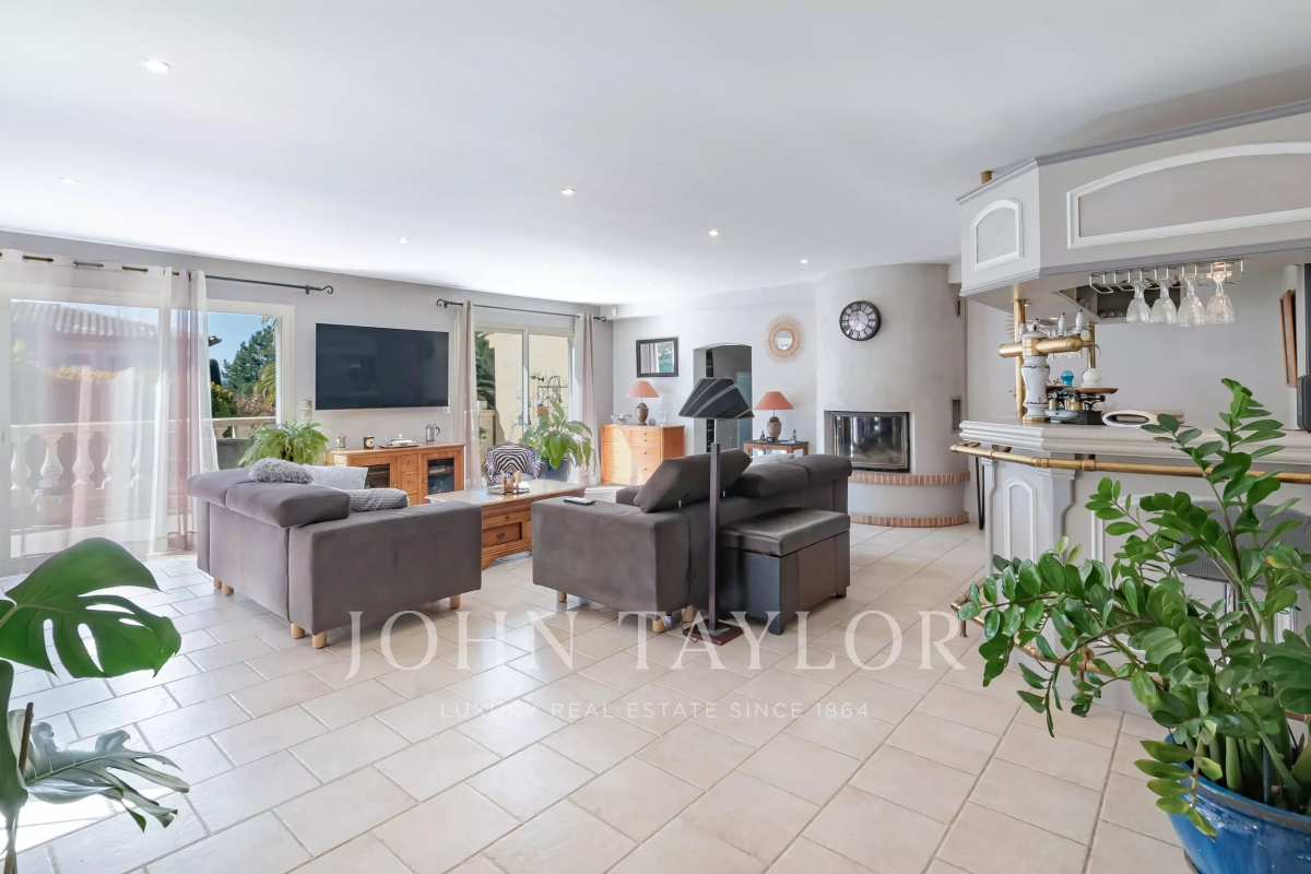Maison de luxe à vendre à Les Adrets de l'Esterel, 950 000 €, Photo 7