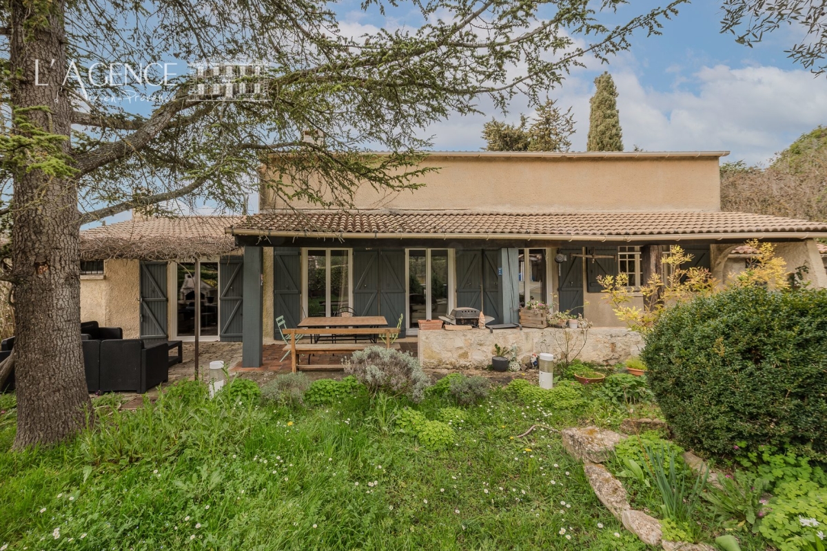 Maison de luxe à vendre à Aix-en-Provence, 695 000 €, Photo 2
