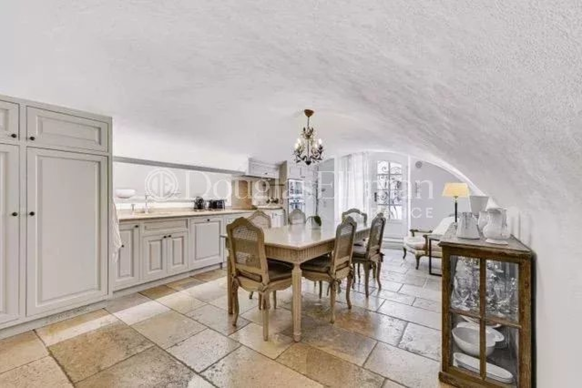 Luxury Apartment for sale in Mougins, 780 000 €, Photo 2