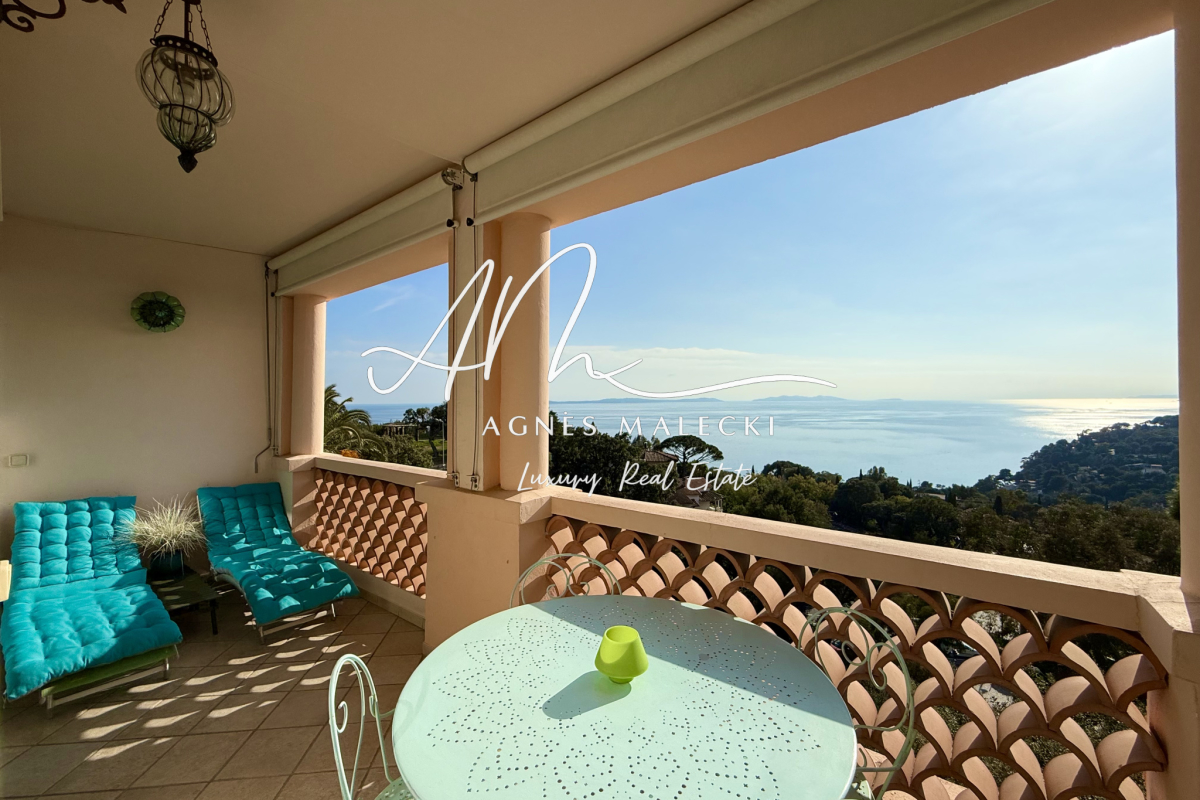 Luxury Apartment for sale in Rayol Canadel sur Mer, 1 180 000 €, Photo 3