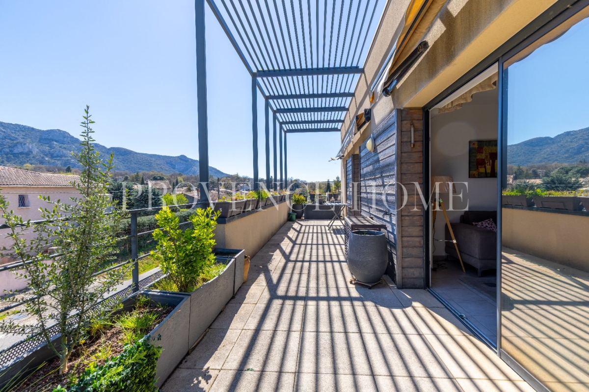 Appartement de luxe à vendre à Robion, 340 000 €, Photo 1
