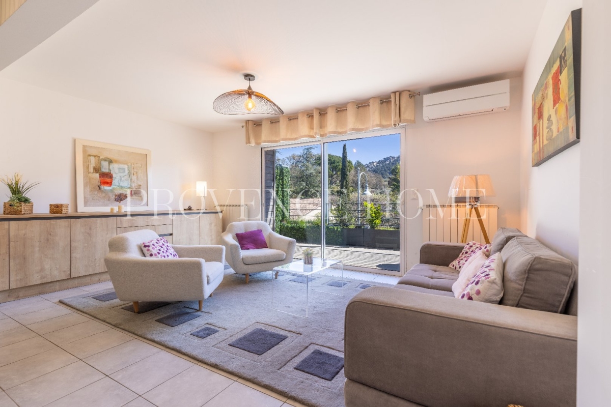 Appartement de luxe à vendre à Robion, 340 000 €, Photo 2