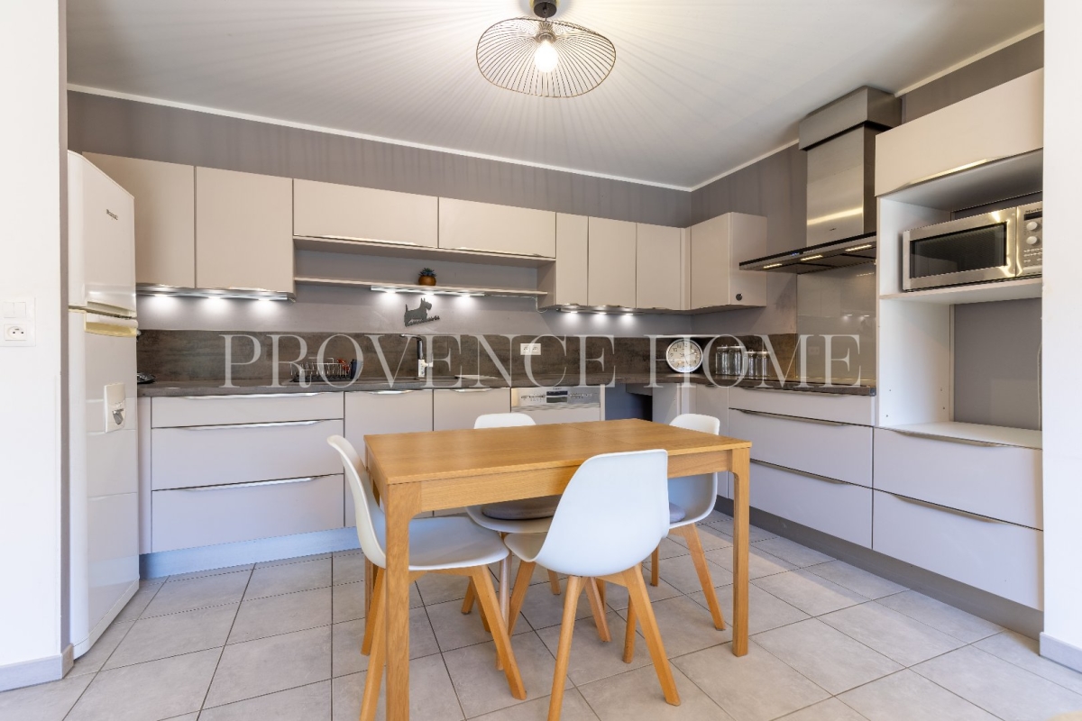 Appartement de luxe à vendre à Robion, 340 000 €, Photo 6