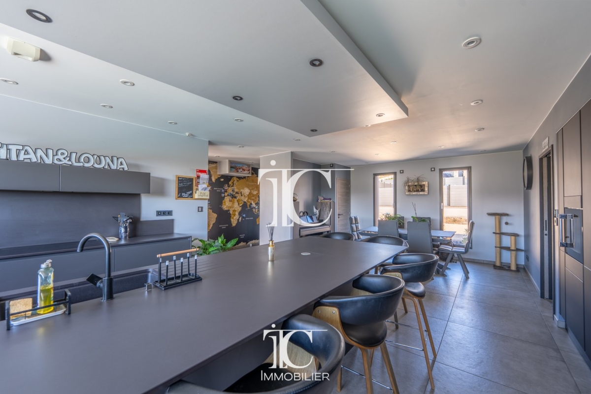 Maison de luxe à vendre à Vinezac, 790 000 €, Photo 4