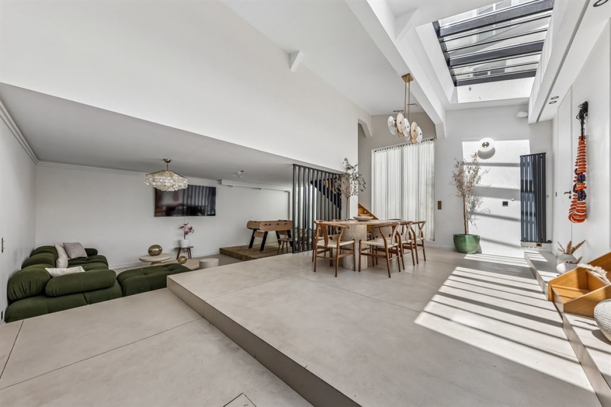 Luxury Apartment for sale in Paris 18Ème, 1 850 000 €, Photo 2