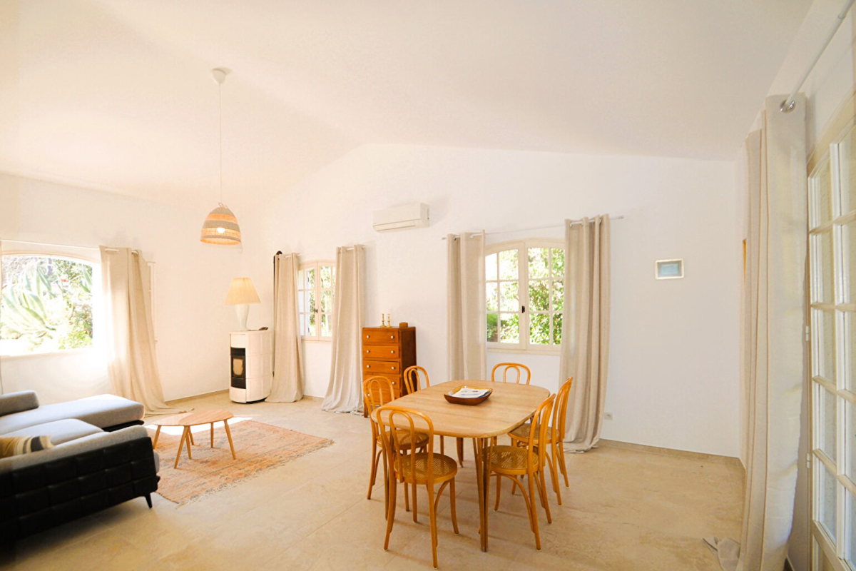 Maison de luxe à vendre à Saint-Raphaël, 890 000 €, Photo 3