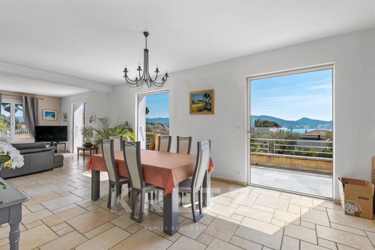 Maison de luxe à vendre à Saint-Cyr-sur-Mer, 2 600 000 €, Photo 3