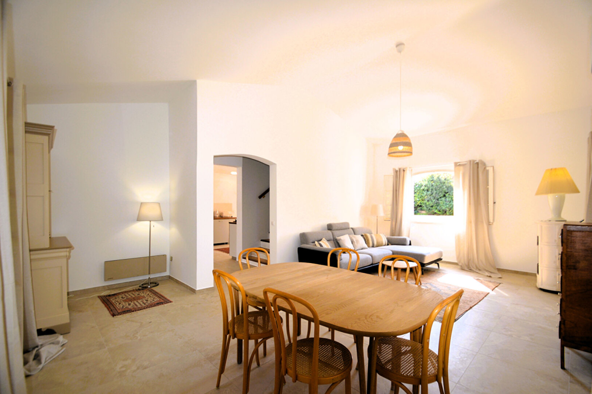 Maison de luxe à vendre à Saint-Raphaël, 890 000 €, Photo 4