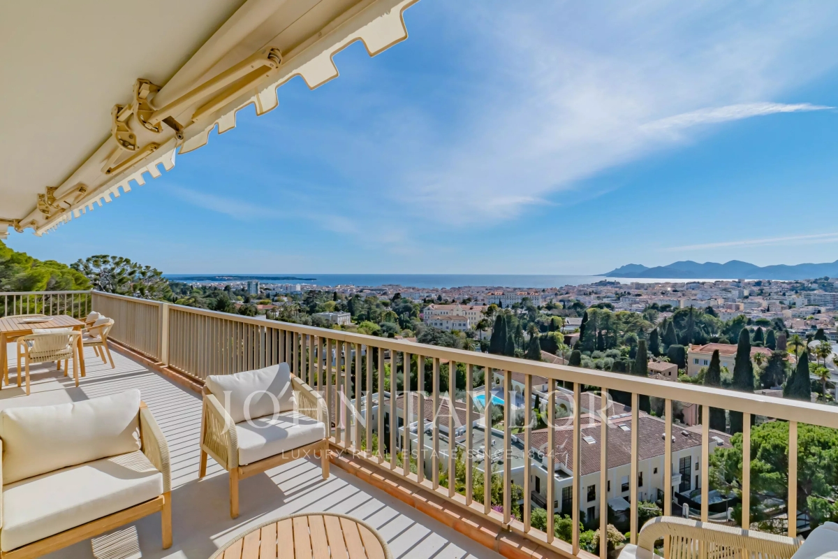 Luxury Apartment for sale in Cannes, 2 490 000 €, Photo 1