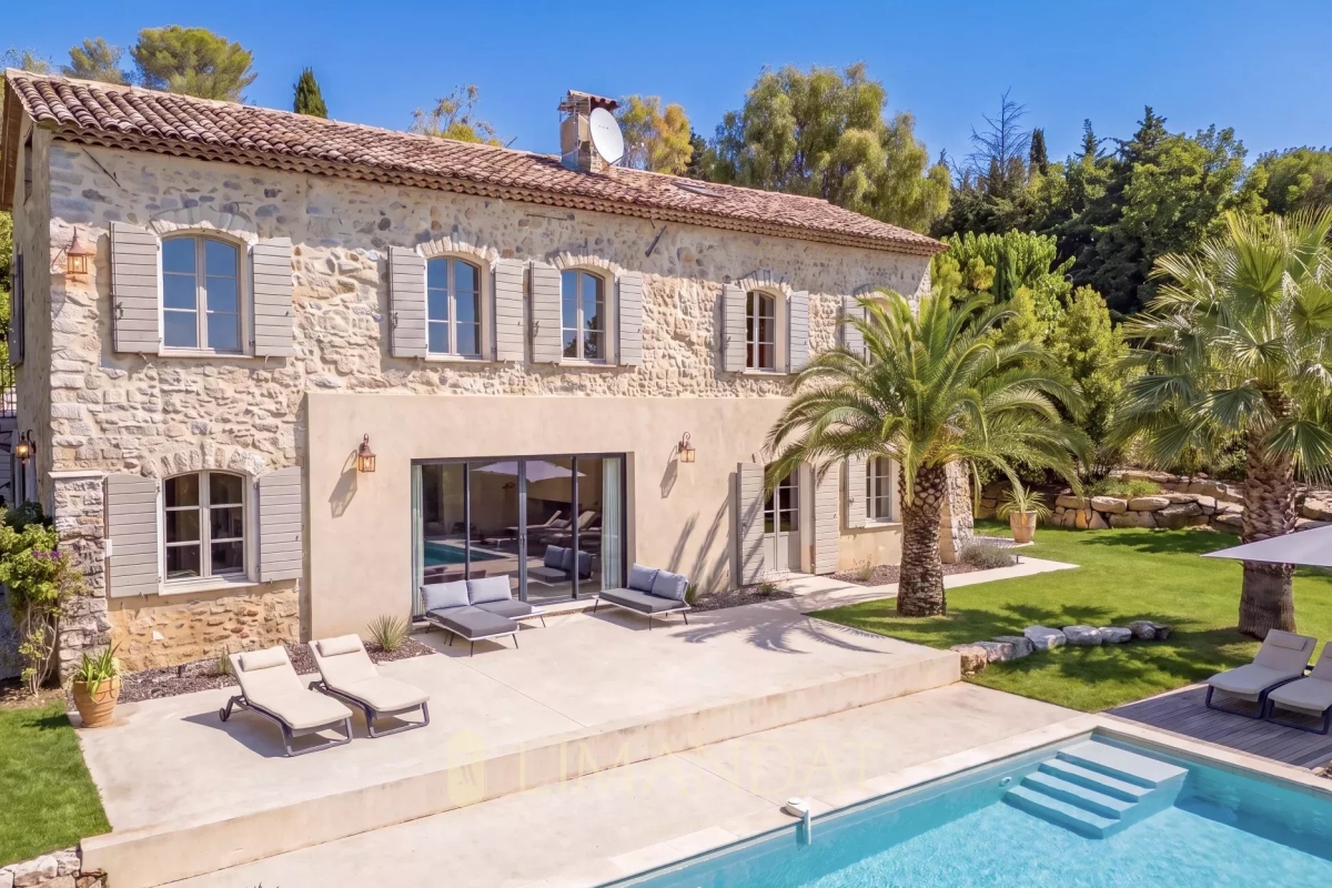 Maison de luxe à vendre à Antibes, 2 250 000 €, Photo 2