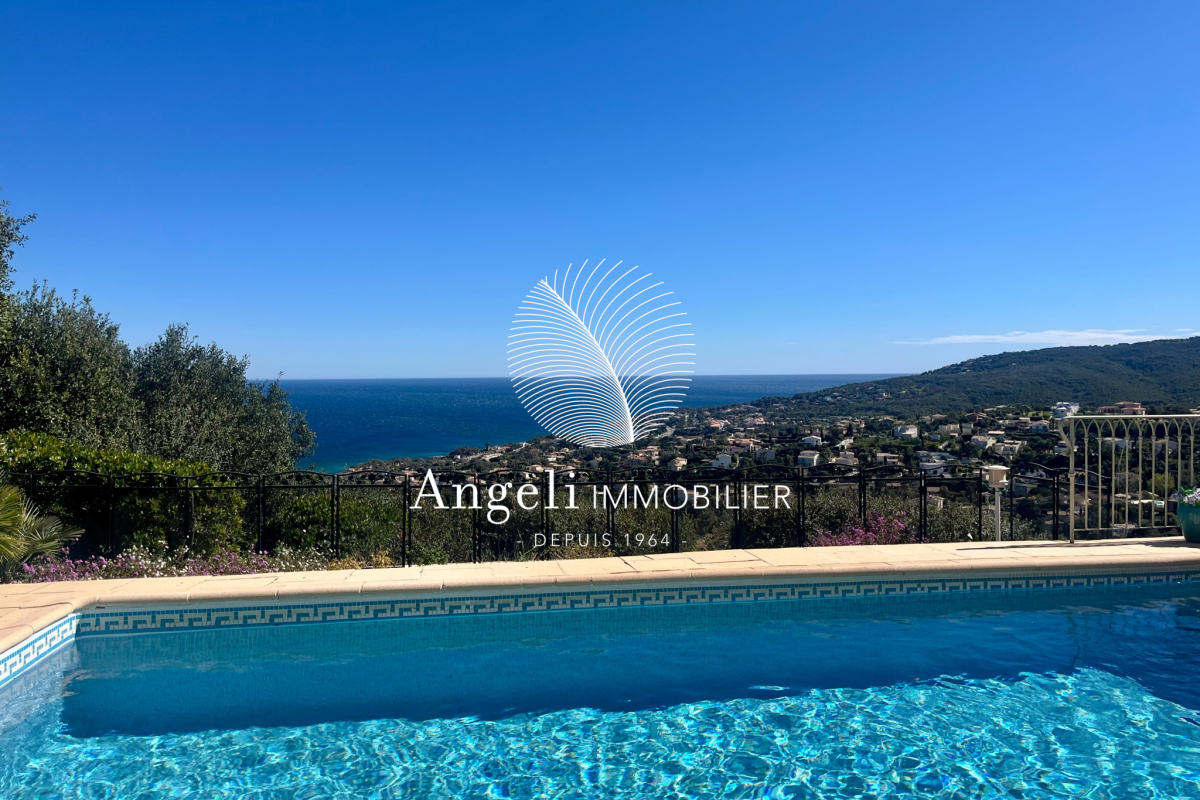 Maison de luxe à vendre à Les Issambres, 1 090 000 €, Photo 1