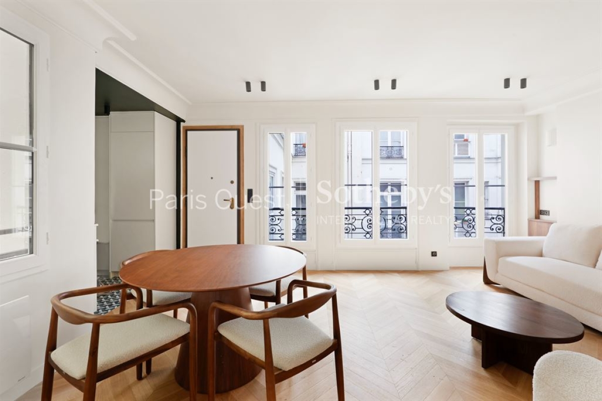 Luxury Apartment for sale in Paris 1Er, 1 049 000 €, Photo 3