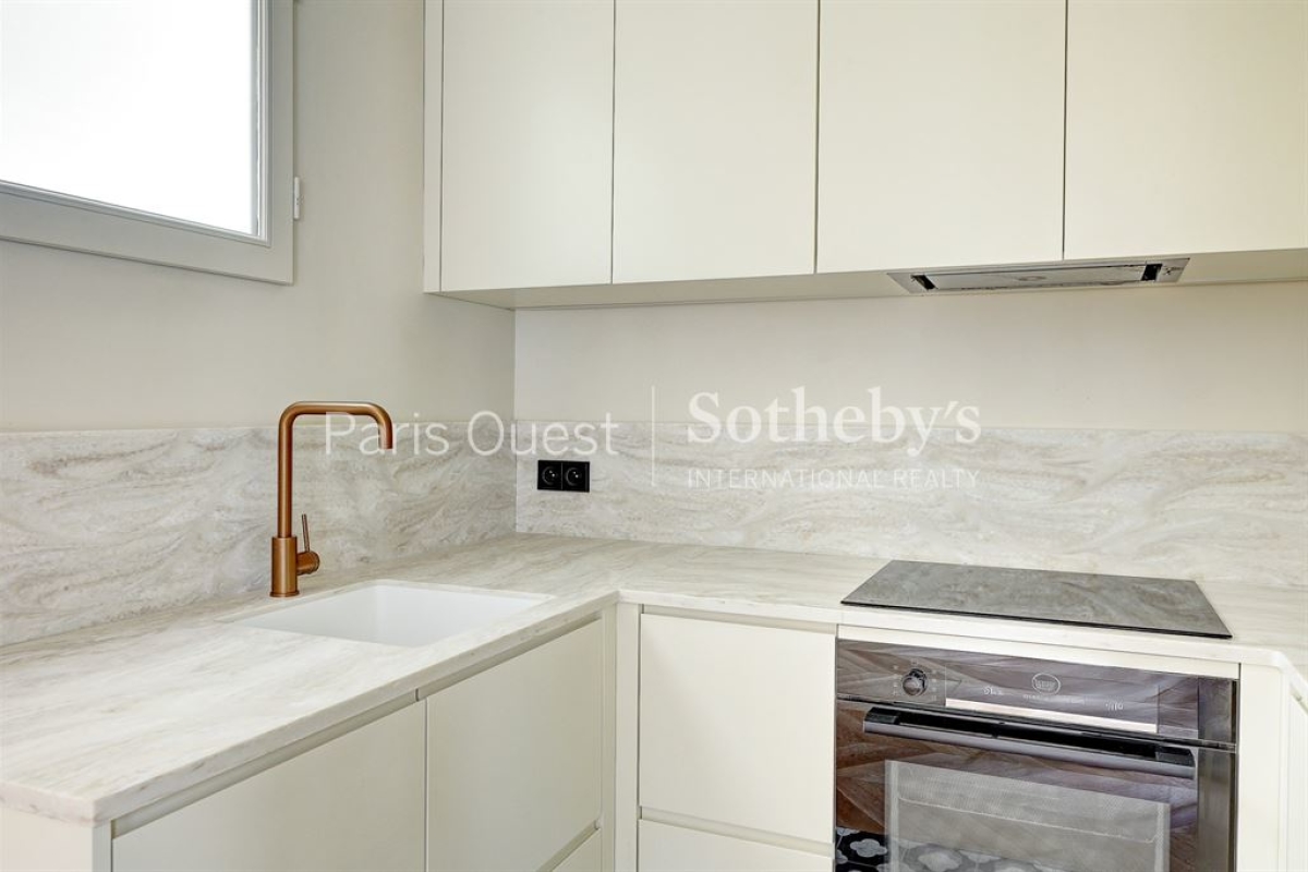 Luxury Apartment for sale in Paris 1Er, 1 049 000 €, Photo 5