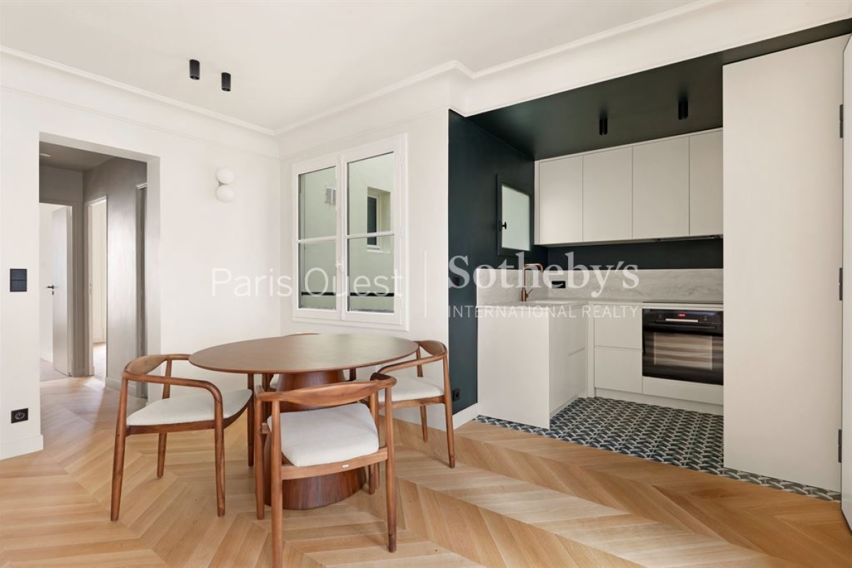 Luxury Apartment for sale in Paris 1Er, 1 049 000 €, Photo 6