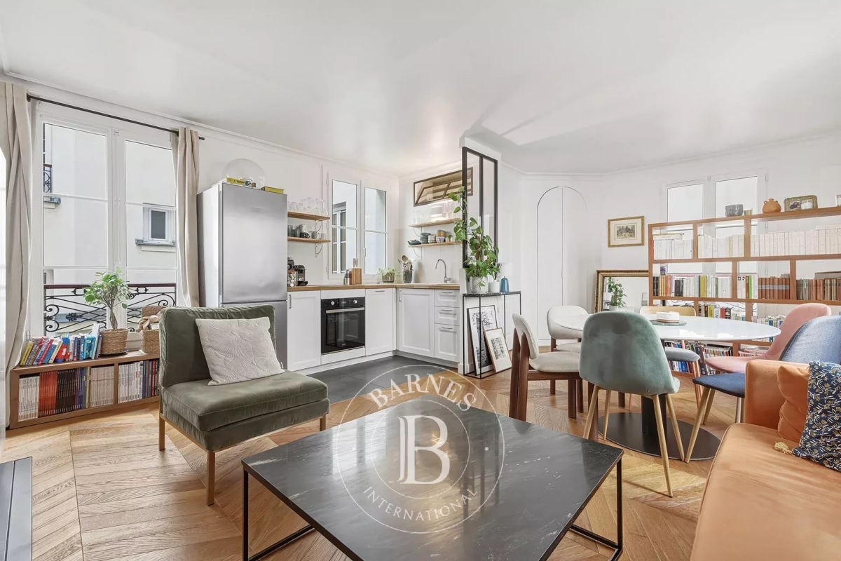 Luxury Apartment for sale in Paris 3Ème, 595 000 €, Photo 1