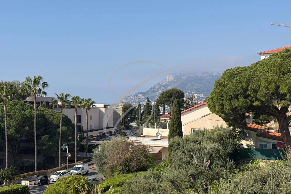 Luxury Apartment for sale in Roquebrune-Cap-Martin, 320 000 €, Photo 1