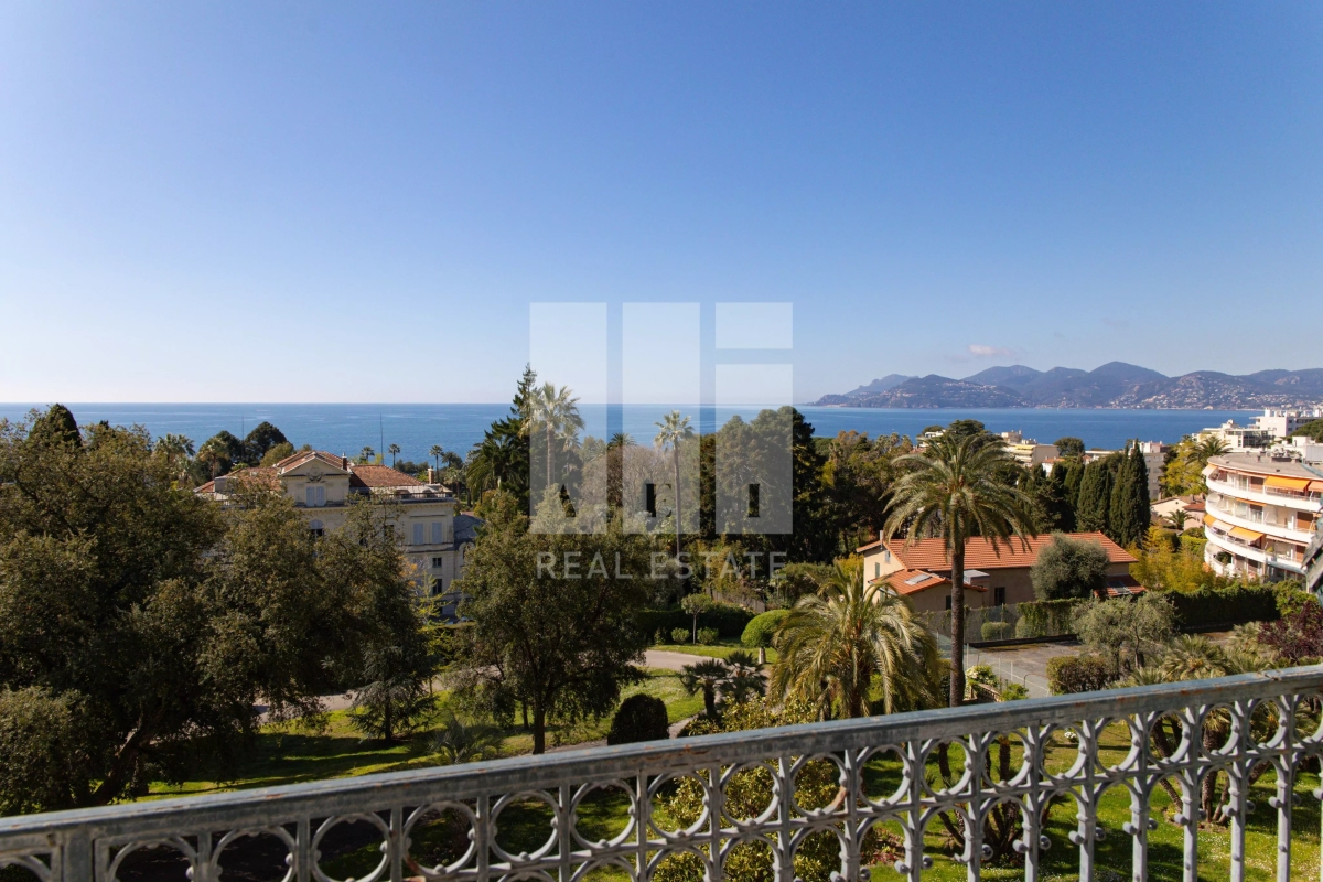 Luxury Apartment for sale in Cannes, 795 000 €, Photo 1