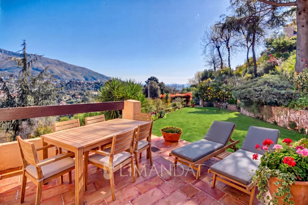 Maison de luxe à vendre à Menton, 1 095 000 €, Photo 1