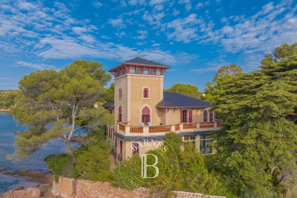 Maison de luxe à vendre à Saint-Raphaël, 9 800 000 €, Photo 2