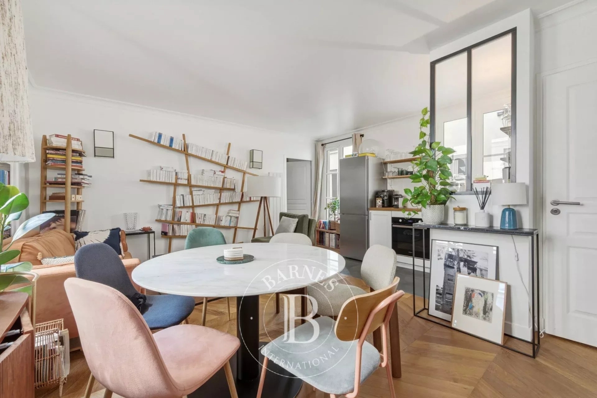 Luxury Apartment for sale in Paris 3Ème, 595 000 €, Photo 3