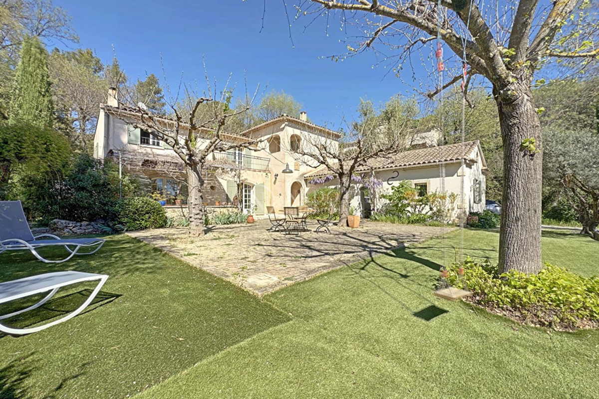 Maison de luxe à vendre à Cadenet, 840 000 €, Photo 1