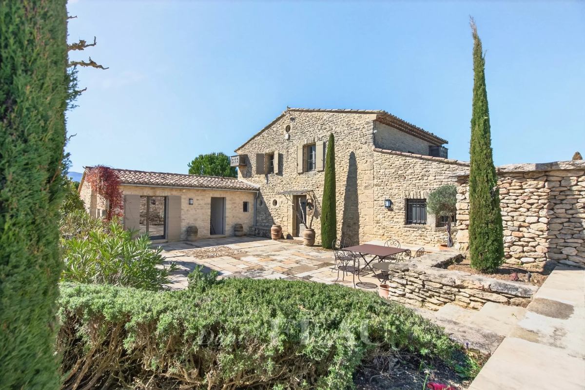Luxury House for sale in Gordes, 2 480 000 €, Photo 1