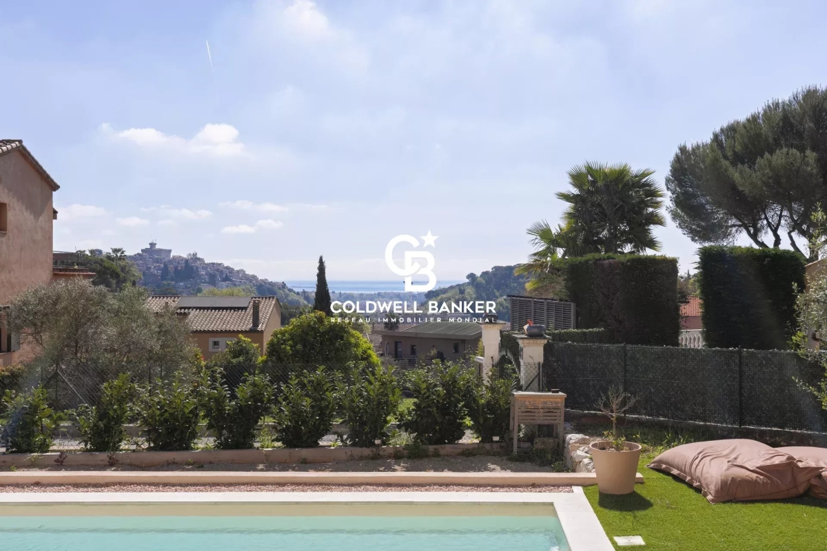 Luxury House for sale in Cagnes-sur-Mer, 1 250 000 €, Photo 1