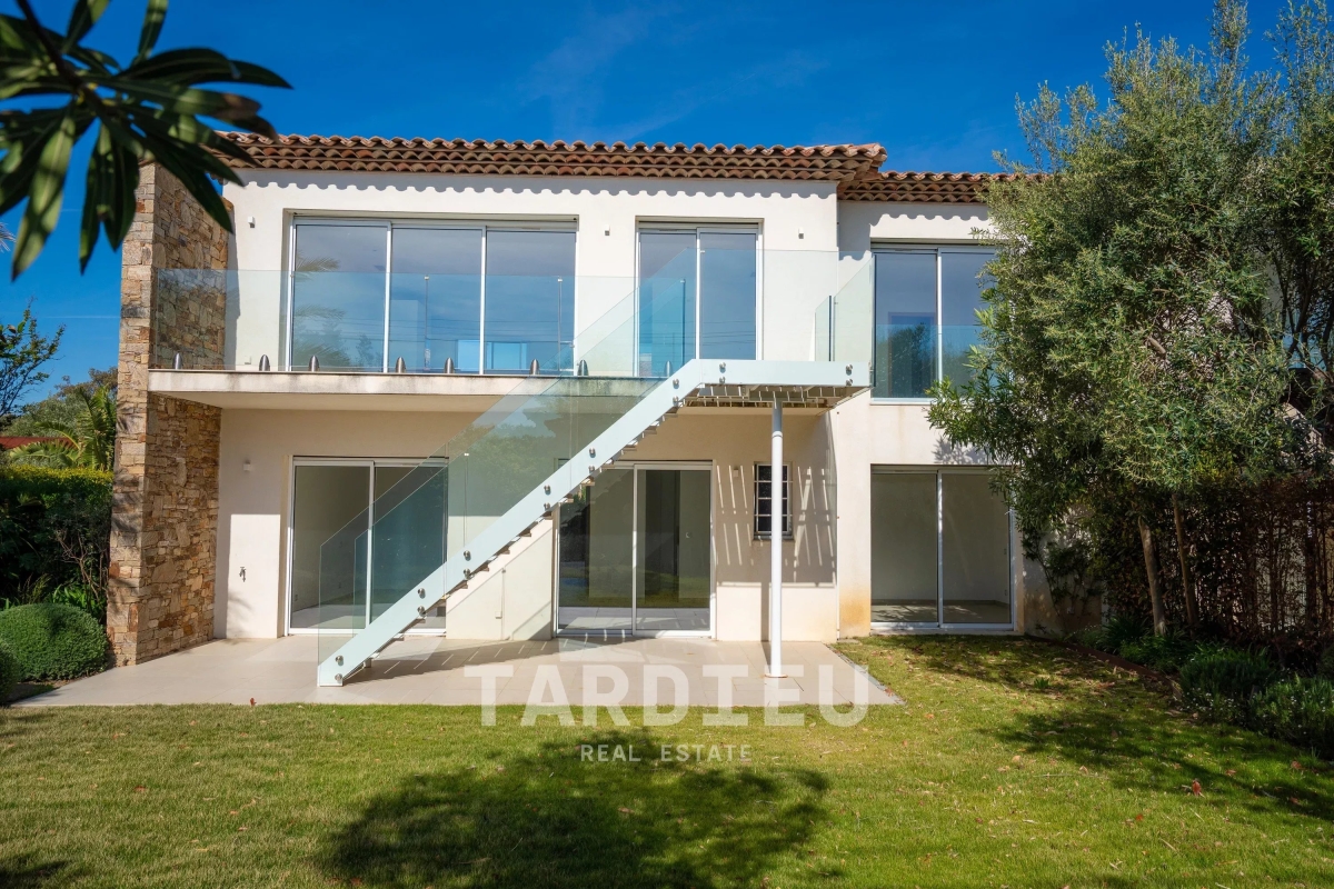 Luxury House for sale in Cavalaire-sur-Mer, 1 750 000 €, Photo 2