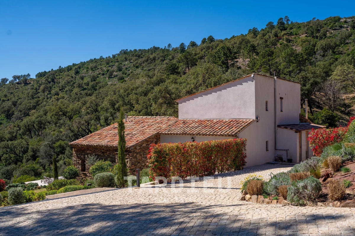 Luxury House for sale in La Garde-Freinet, 1 590 000 €, Photo 3