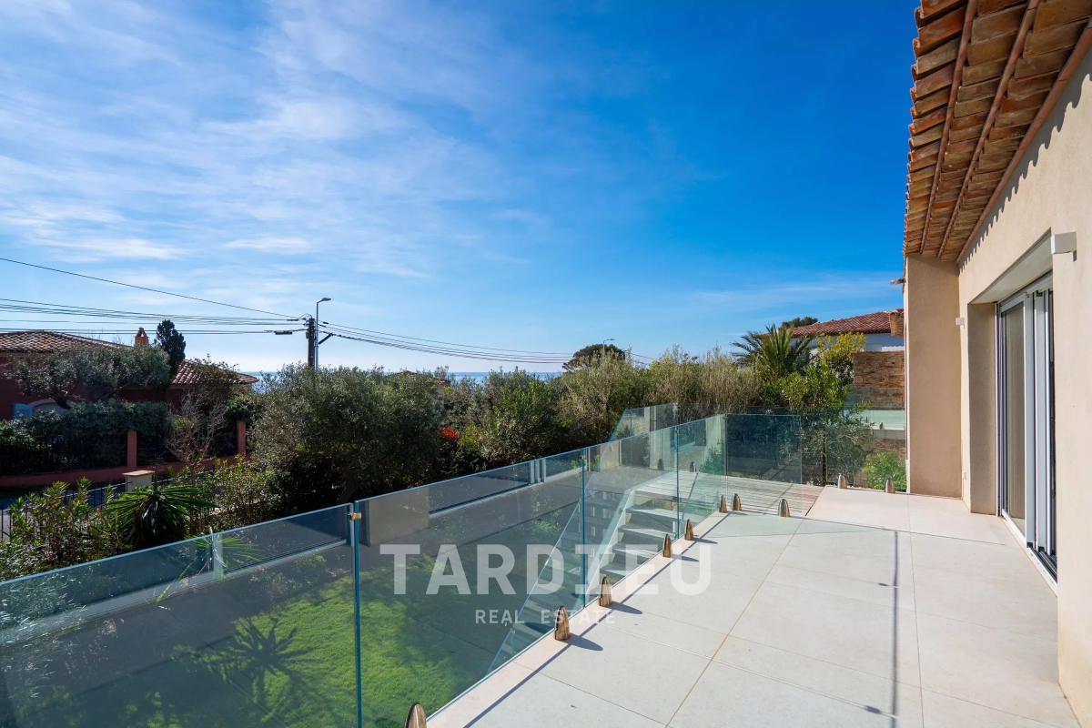 Luxury House for sale in Cavalaire-sur-Mer, 1 950 000 €, Photo 4