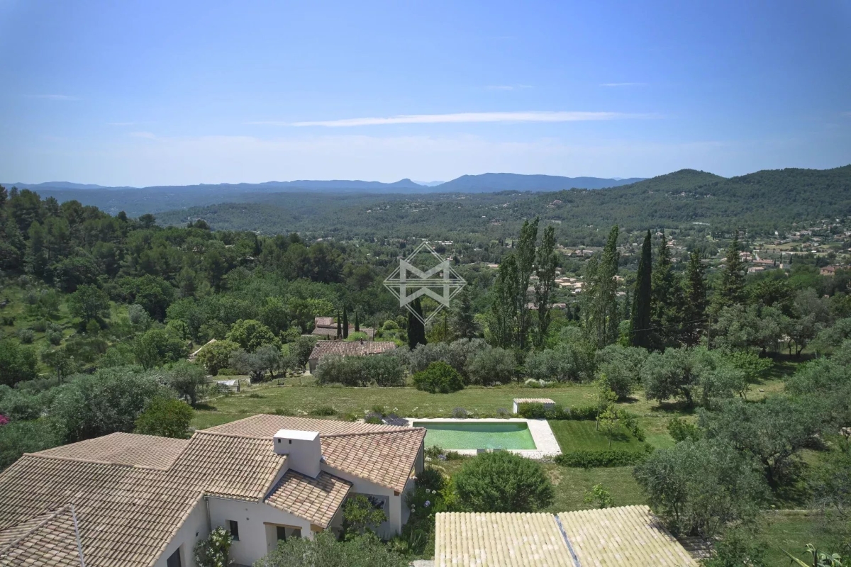 Luxury House for sale in Fayence, 1 100 000 €, Photo 1