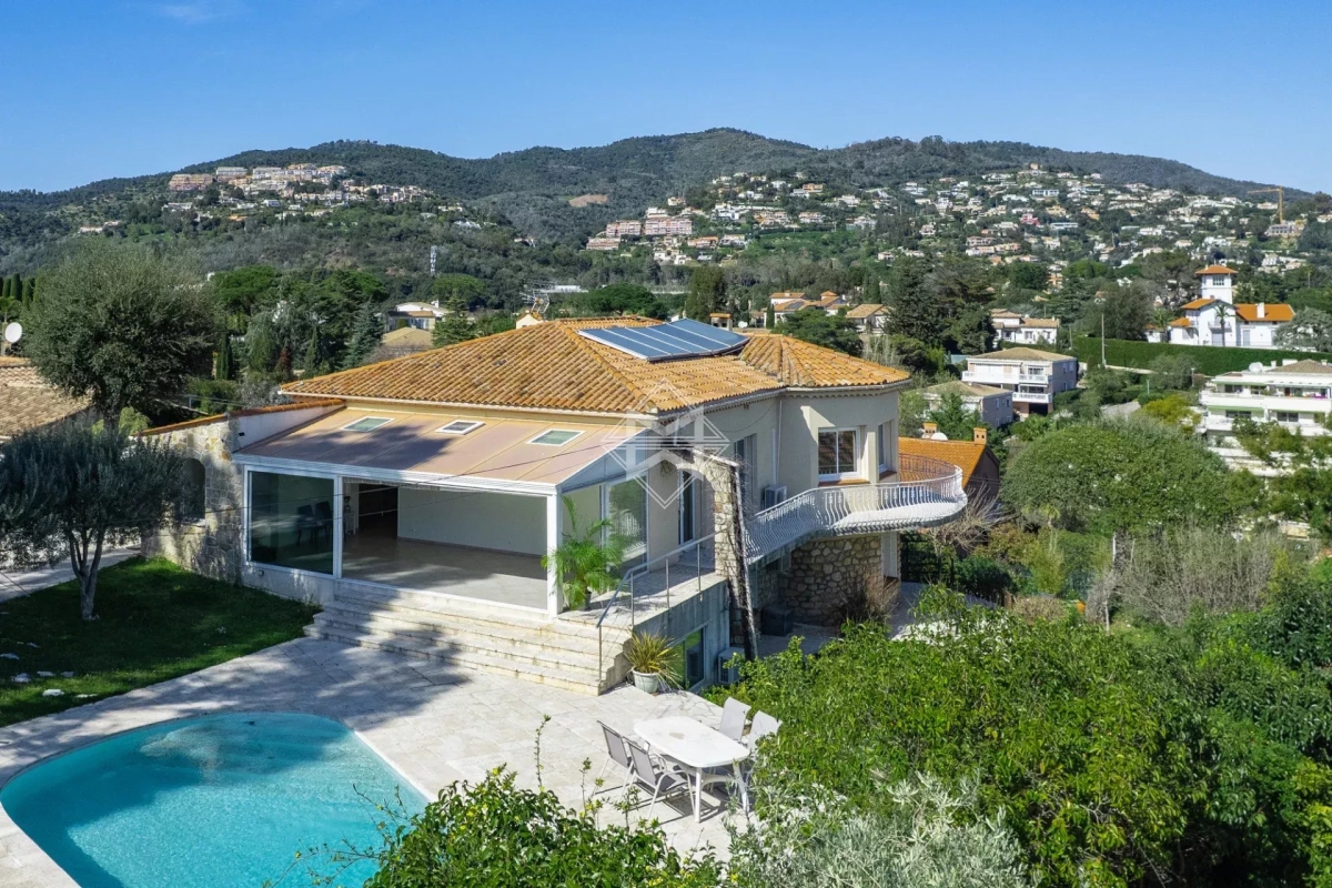 Maison de luxe à vendre à Mandelieu-la-Napoule, 1 395 000 €, Photo 1