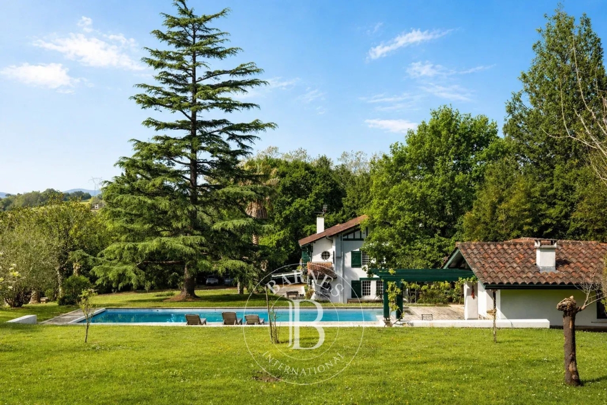 Luxury House for sale in Ascain, 1 860 000 €, Photo 2