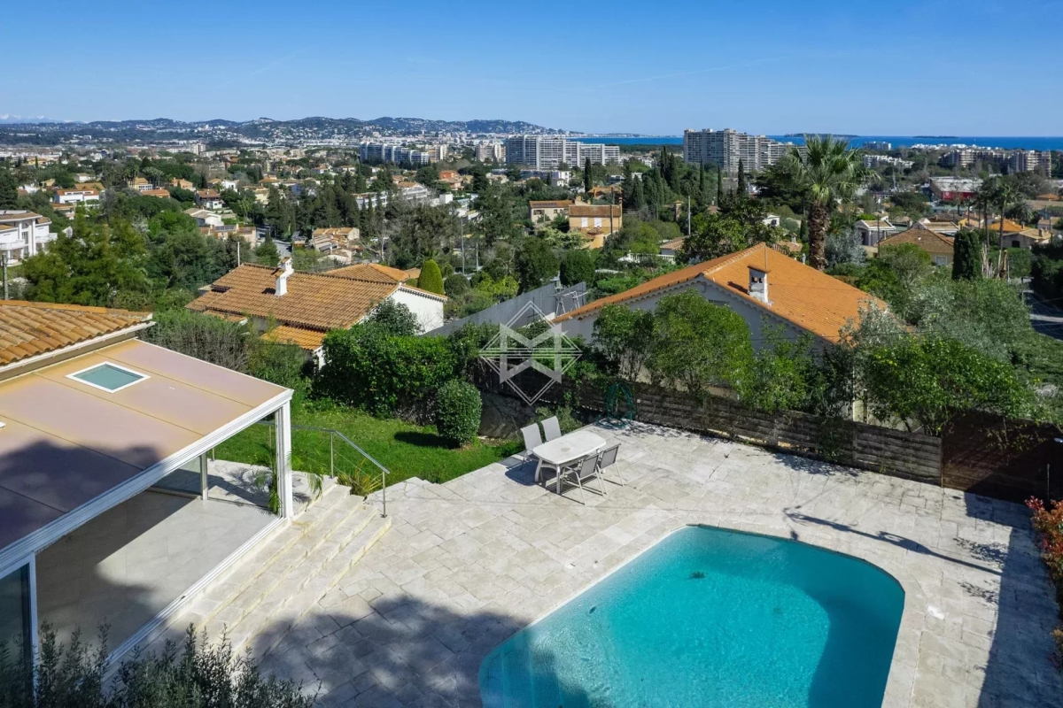Maison de luxe à vendre à Mandelieu-la-Napoule, 1 395 000 €, Photo 2
