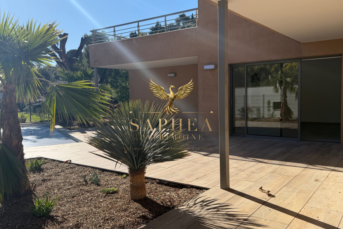 Maison de luxe à vendre à Le Lavandou, 1 735 000 €, Photo 3