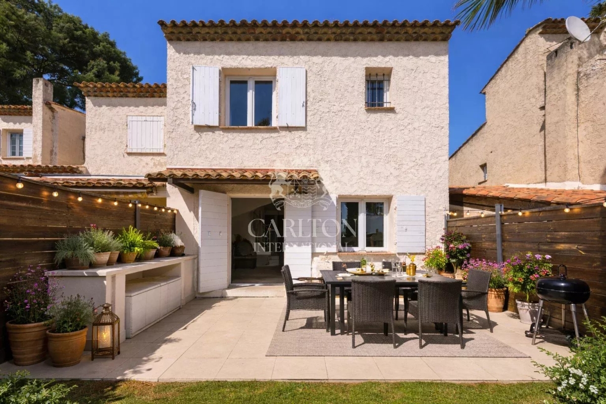 Maison de luxe à vendre à Mougins, 560 000 €, Photo 3