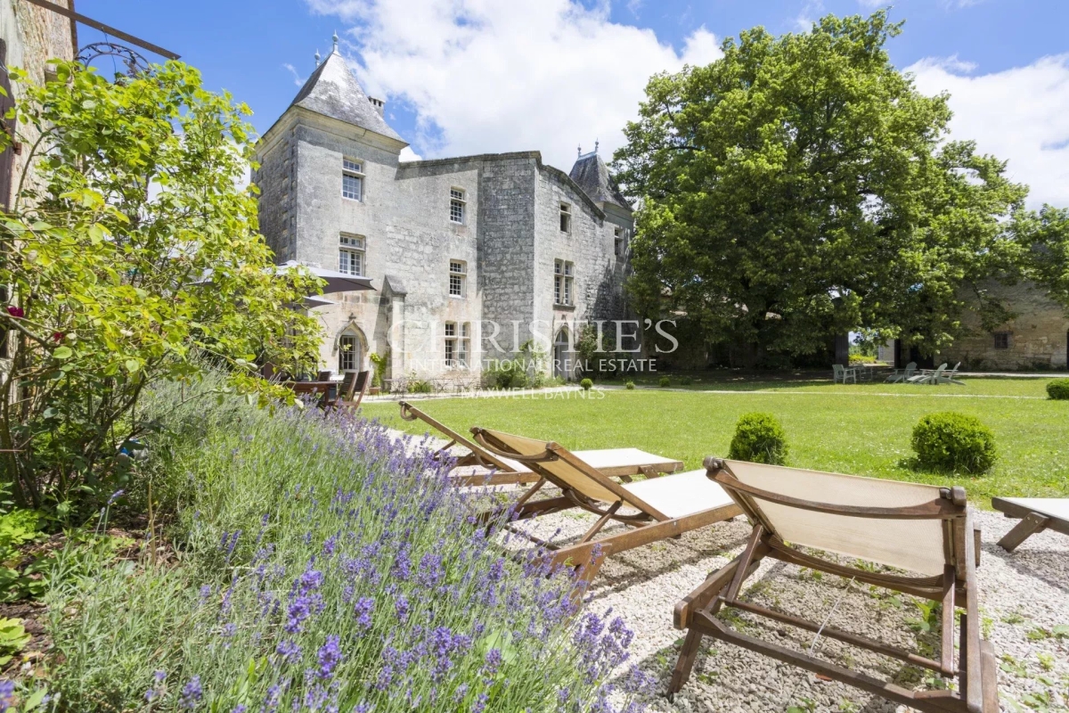 Luxury House for sale in Angoulême, 1 166 000 €, Photo 1