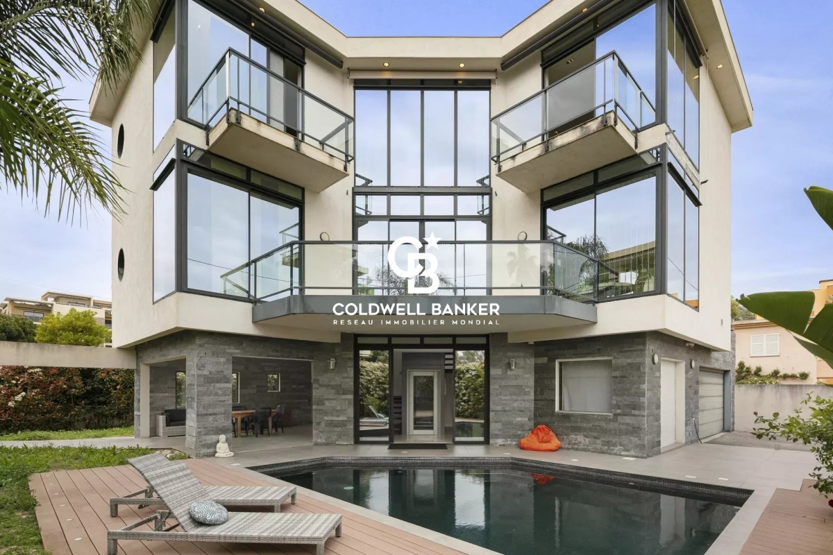 Maison de luxe à vendre à Cagnes-sur-Mer, 2 050 000 €, Photo 1