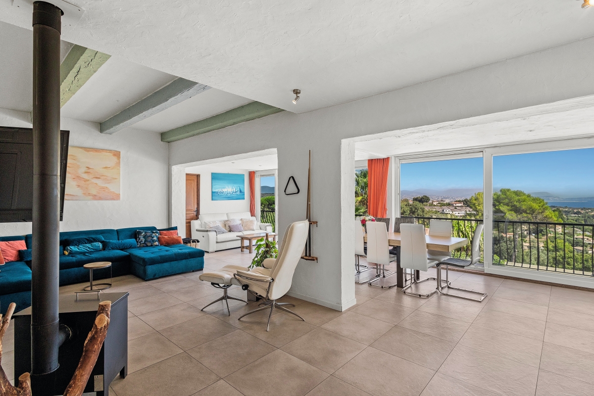 Maison de luxe à vendre à Antibes, 1 575 000 €, Photo 2